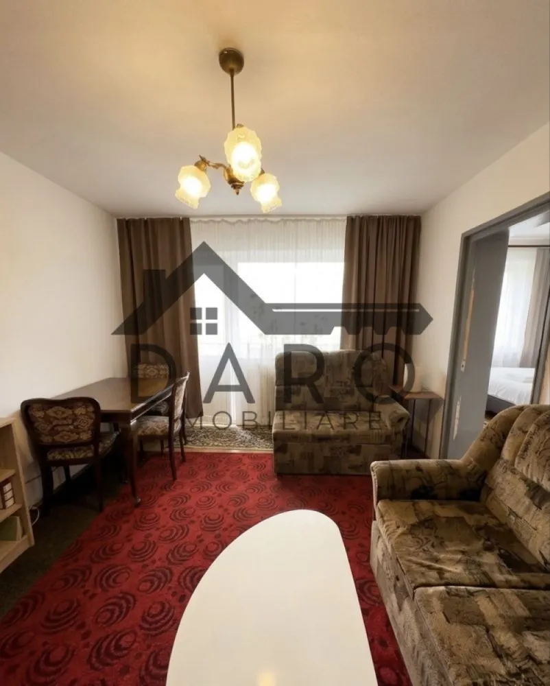 Apartament 2 camere - Apartament 2 camere de vânzare – Tudor Vladimirescu, Strada Moldovei, Târgu Mureș

Se oferă spre vânzare apartament cu 2 camere, situat la parterul unui bloc din cartierul Tudor Vladimirescu, pe Strada Moldovei, într-o zonă liniștită, cu mult spațiu verde și acces facil la magazine, școli, grădinițe și mijloace de transport.

Suprafață utilă: 38,25mp

Compartimentare:

* living
* dormitor
* bucătărie
* baie
* cămară
* balcon
* pivniță proprie sub balcon
* acces la pivnița comună a blocului

Dotări:

* centrală termică proprie
* geamuri termopan la camere
* apartament bine întreținut
* se vinde parțial mobilat

Unul dintre marile avantaje ale apartamentului este amplasarea excelentă: în fața blocului se află un parc cu loc de joacă pentru copii și un izvor, iar zona beneficiază de mult spațiu verde și numeroase locuri de parcare.

Apartamentul este ideal atât pentru locuit, cât și pentru investiție, oferind posibilitatea amenajării după propriul gust.

Preț: 79.900 € negociabil.

Pentru informații suplimentare și programarea unei vizionări, vă rog să mă contactați telefonic.