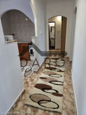 Închiriez apartament cu 3camere