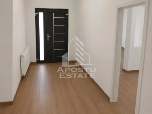 Spatiu pentru birouri de inchiriat, 77 mp + curte betonata, Lipovei