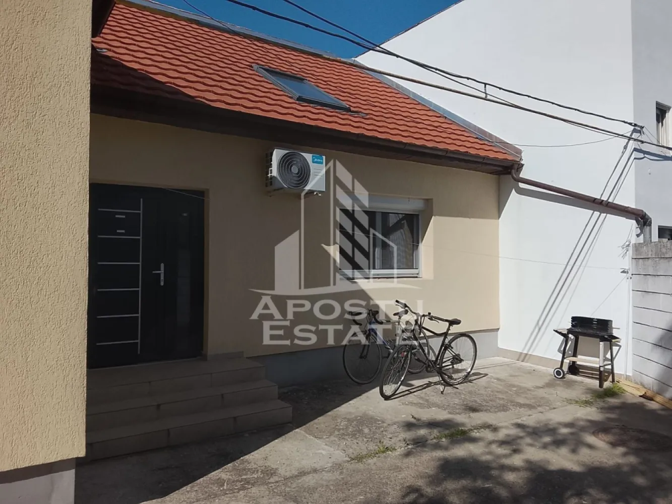 Spatiu pentru birouri de inchiriat, 77 mp + curte betonata, Lipovei