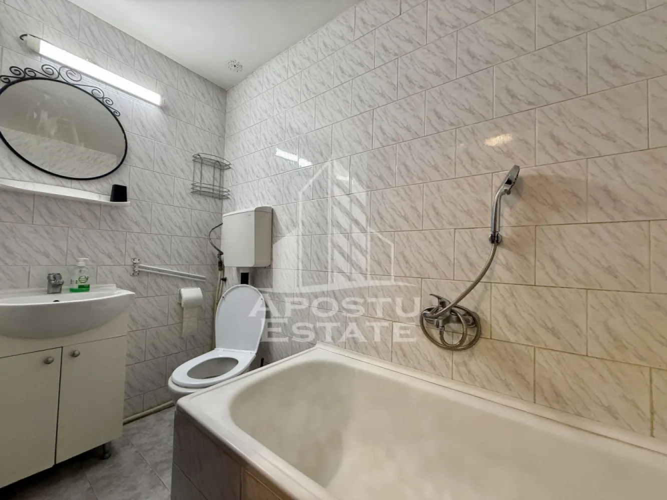 Apartament o camera, 43mp, centrala proprie, Ultracentral