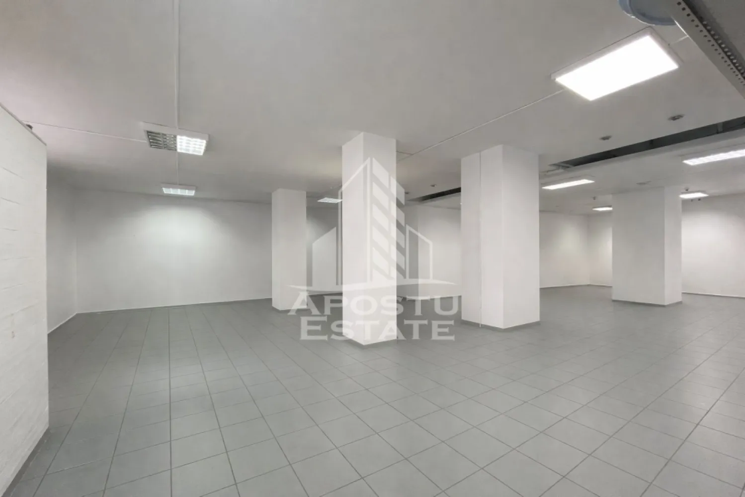 Spatiu comercial stradal, 180 mp, Zona Modern - APOSTU ESTATE va propune spre inchiriere spatiu comercial stradal, de 180 mp, in Zona Modern

Spatiul este necompartimentat dar cu posibilitate de compartimentare.
Confortul termic este asigurat de centrala proprie si climatizare.
Spatiul dispune de doua puncte de acces, unul din strada si unul pentru aprovizionare, care dispune si de rampa.
Disponibilitate de la data de 01.05.2026

Pentru mai multe detalii sau pentru stabilirea unei vizionari nu ezitati sa ne contactati.
CP2896036
