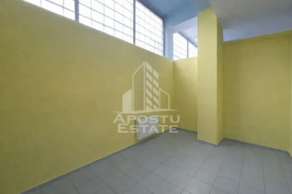 Spatiu comercial stradal, 180 mp, Zona Modern