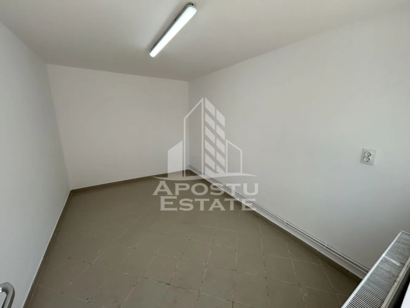 Spatiu pentru birouri si depozit 85 mp+ curte betonata, Lipovei