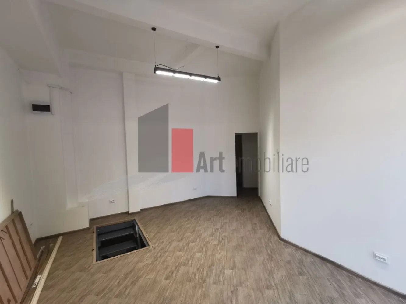 %0 Comision Spatiu comercial de inchiriat in zona Kogalniceanu/Cismigiu