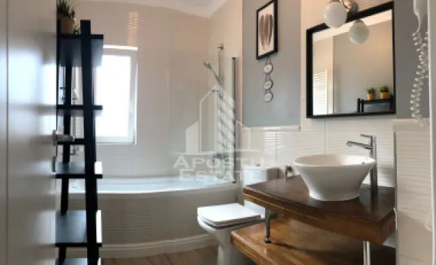 Apartament cu 3 camere de vânzare , Loc de parcare , Dumbravita