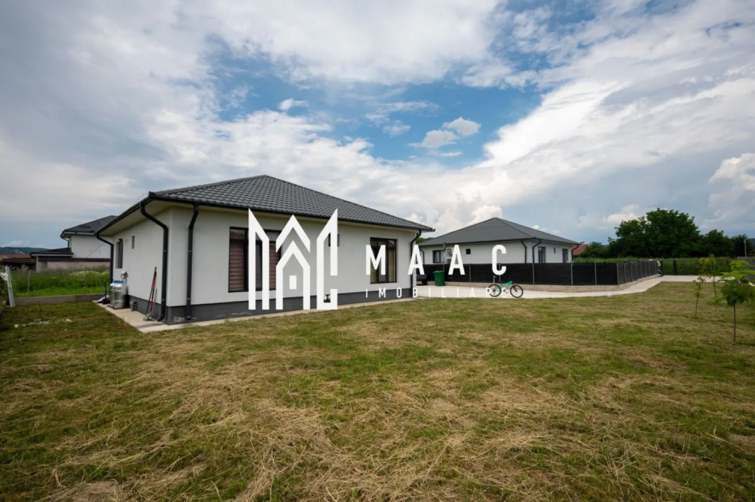 Casa 3 camere| 700 mp teren| Budesti, Valcea