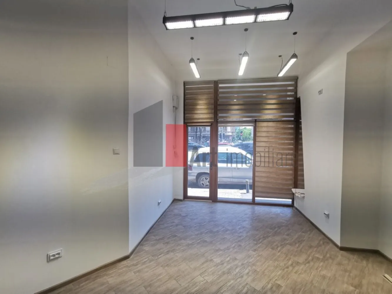 %0 Comision Spatiu comercial de inchiriat in zona Kogalniceanu/Cismigiu