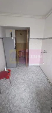 Apartament cu 3 camere de vanzare in Campina, central