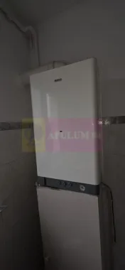 Apartament cu 3 camere de vanzare in Campina, central