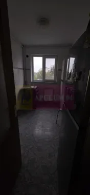 Apartament cu 3 camere de vanzare in Campina, central