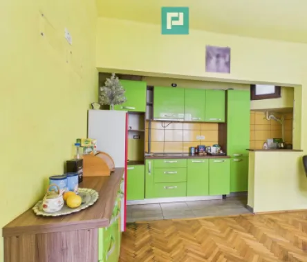 Casă cu 4 camere în zona Parneava
