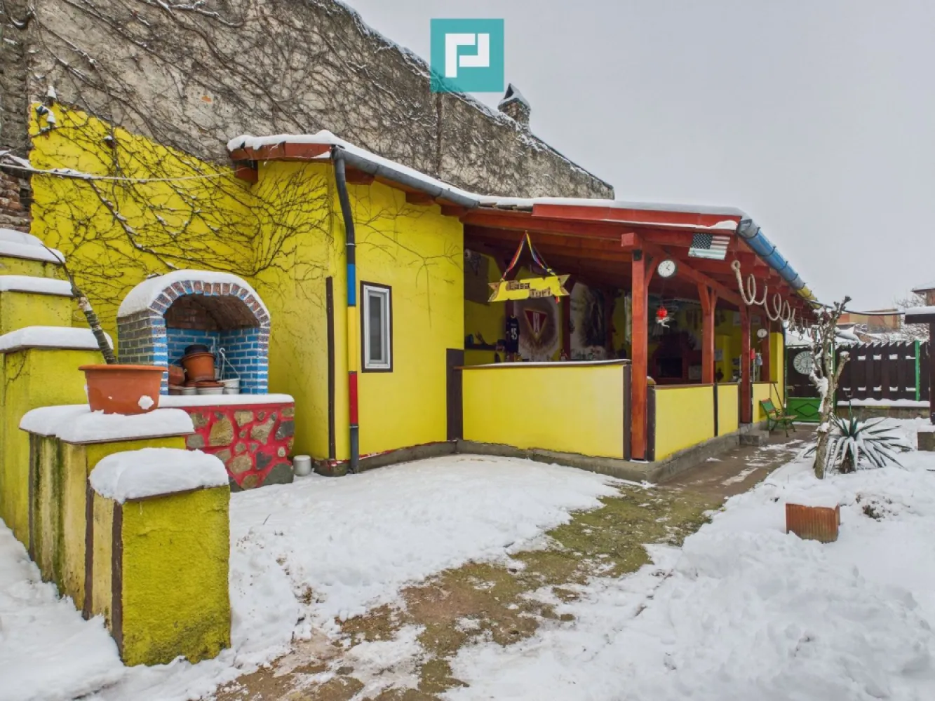 Casă cu 4 camere în zona Parneava