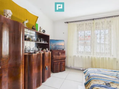 Casă cu 4 camere în zona Parneava
