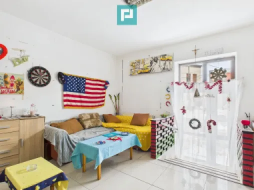 Casă cu 4 camere în zona Parneava