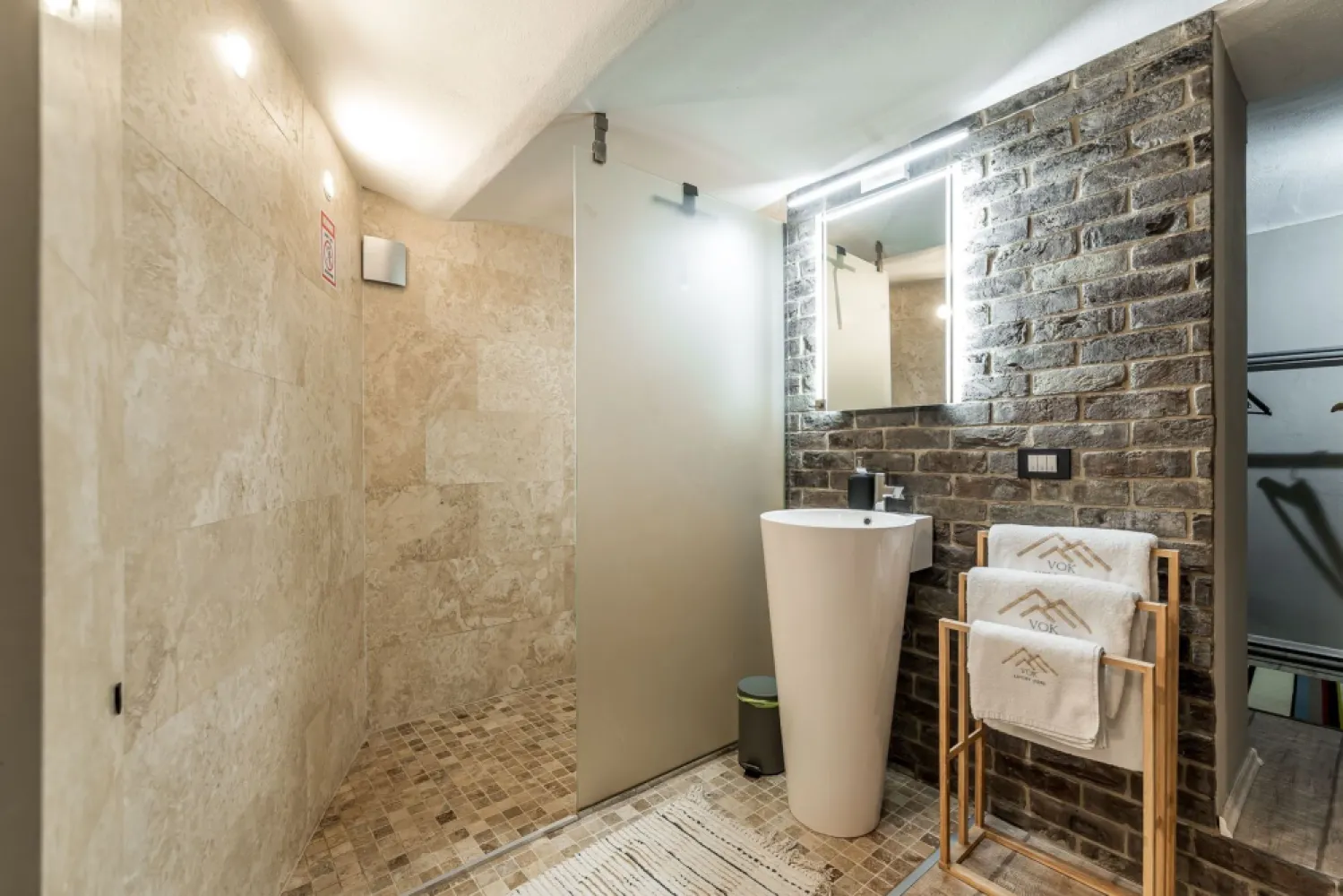 Apartament ultracentral | parter | mobilat și utilat