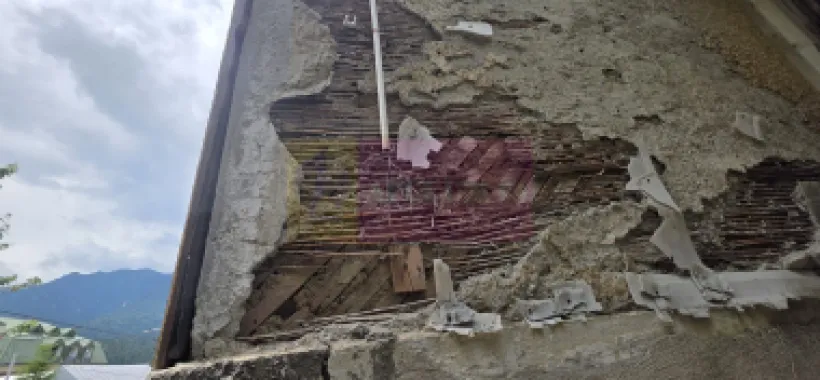 Casa batraneasca cu teren de vanzare in Busteni