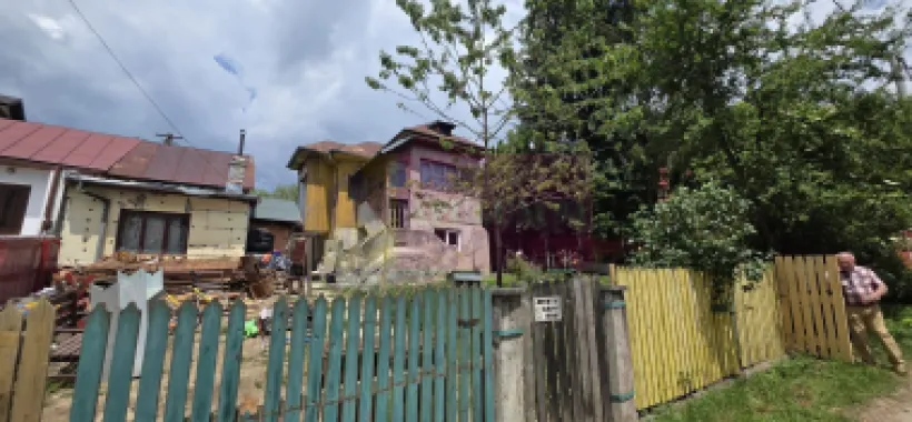 Casa batraneasca cu teren de vanzare in Busteni