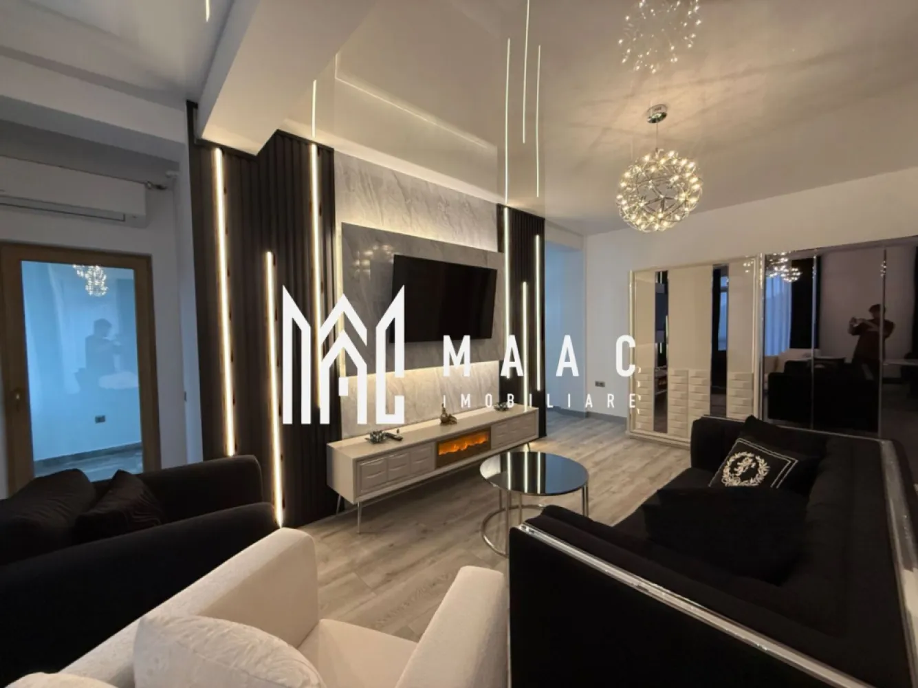 Apartament 2 camere de vânzare | Șelimbăr, Sibiu | 62 mp, mobilat, balcon - Apartament cu 2 camere de vânzare în Șelimbăr, zona Doamna Stanca, cu 62 mp utili, situat la etajul 2 al unui imobil finalizat în 2022, potrivit pentru mutare imediată.

Detalii proprietate:
• Suprafață utilă: 62 mp
• Compartimentare: dormitor matrimonial, living cu bucătărie open-space, baie cu geam pentru ventilație naturală, hol și balcon
• Etaj 2 din 3
• Imobil finalizat în 2022
• Structură din cărămidă
• Apartamentul se vinde mobilat și utilat
• Balcon potrivit pentru relaxare
• Baie cu geam pentru aerisire naturală

Locuința este amplasată în zona Doamna Stanca, cu acces rapid către centre comerciale, instituții de învățământ, farmacii, mijloace de transport și alte puncte de interes din zonă.

Pentru detalii suplimentare și programarea unei vizionări, contactați echipa MAAC Imobiliare și menționați Cod anunț CP3186815.