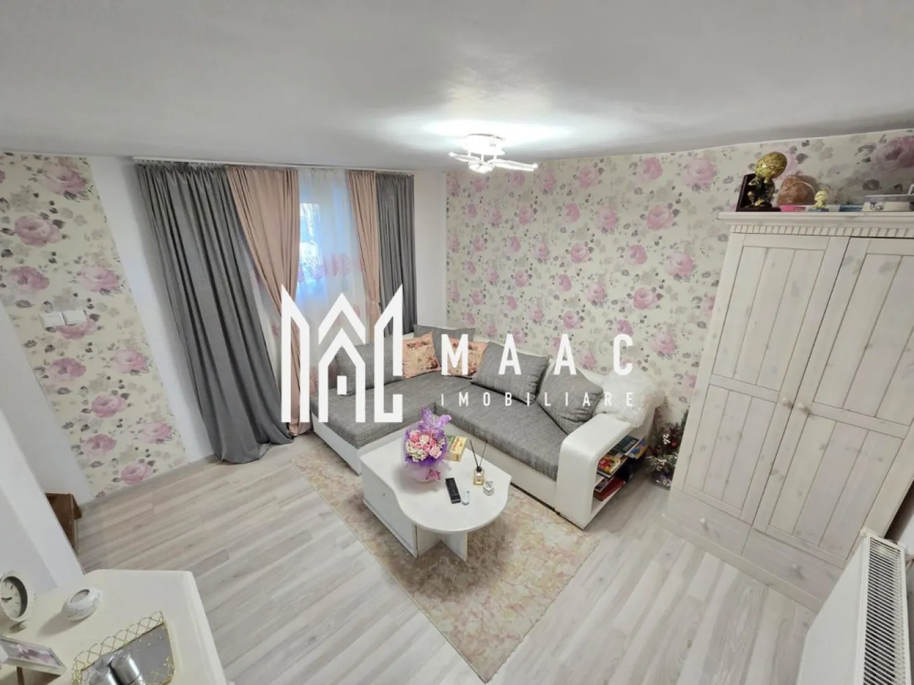 Casa 7 camere 3 bai 2 intrari Zona Garii