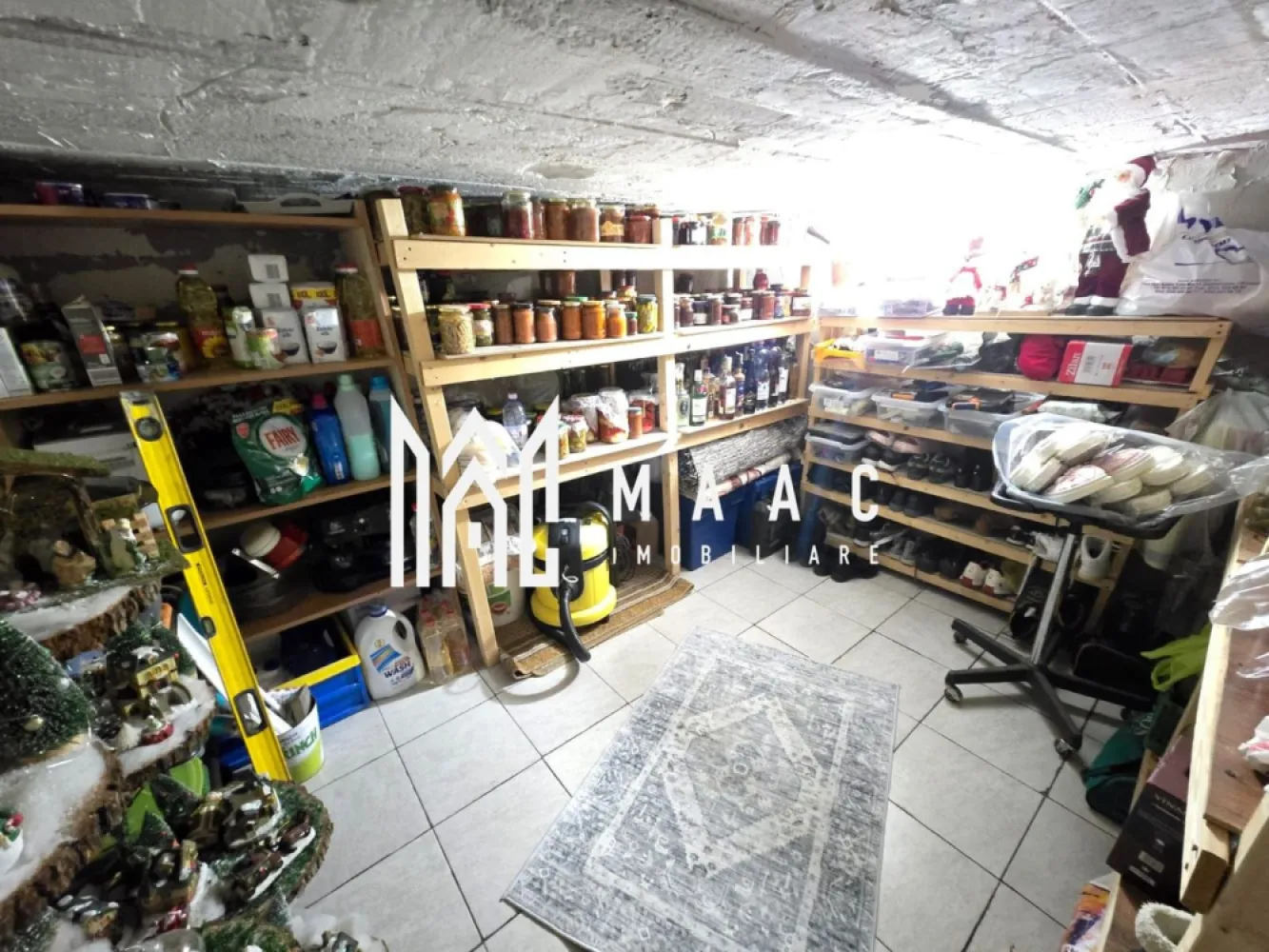 Casa 7 camere 3 bai 2 intrari Zona Garii