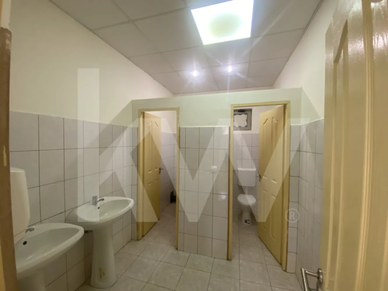 Spatiu comercial de inchiriat 132mp stradal 2 camere Turnisor Sibiu