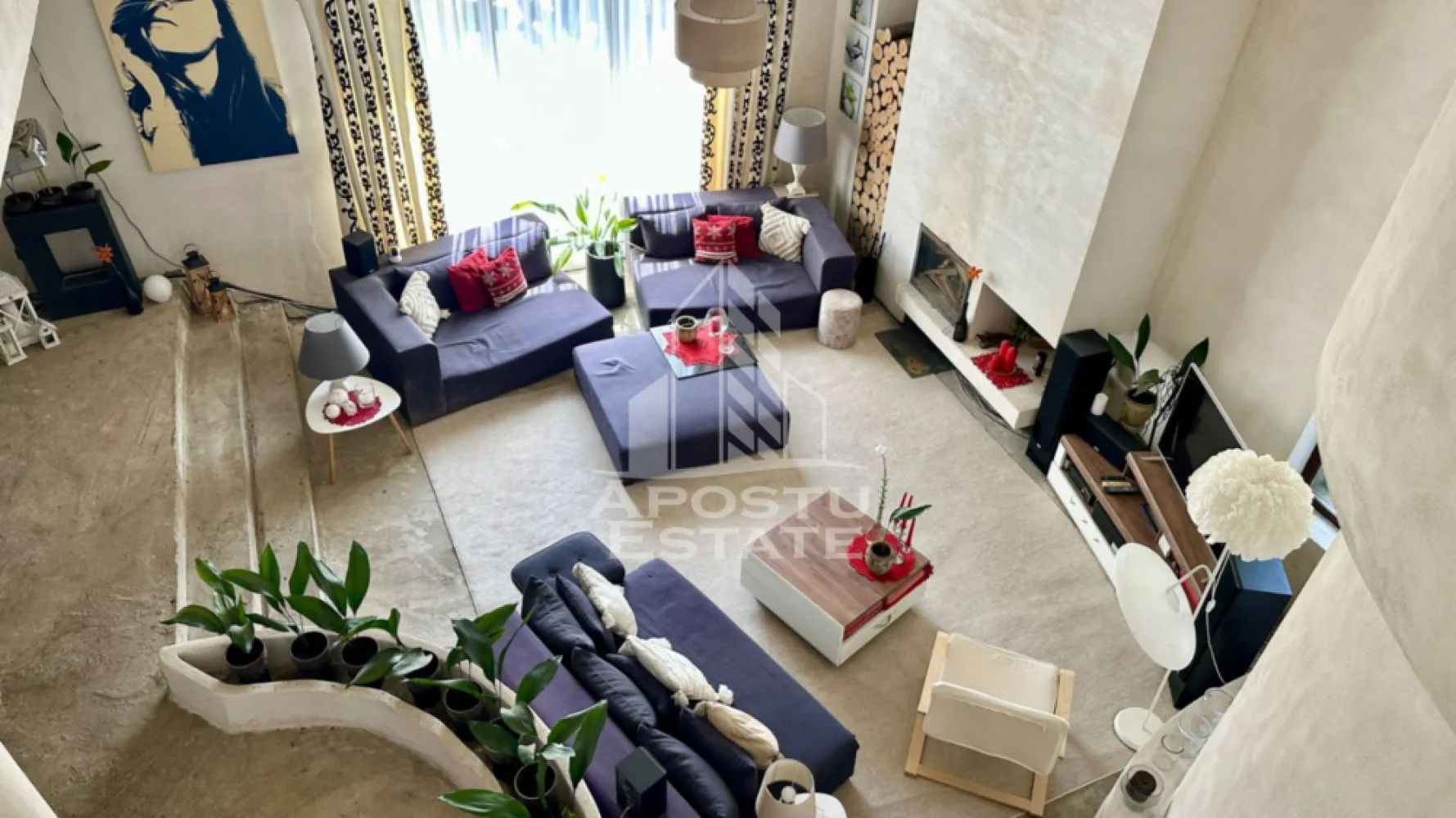 Casa individuala cu 6 camere in Dumbravita - Apostu Estate va propune spre vanzare o casa individuala spatioasa si luminoasa, situata in Dumbravita, intr-o zona linistita si apreciata, ideala pentru o familie care isi doreste confort, intimitate si posibilitatea de a-si personaliza viitorul camin dupa propriile preferinte.

Proprietatea dispune de o suprafata utila de 211 mp si este amplasata pe un teren de 536 mp, oferind spatii generoase atat la interior, cat si la exterior. Compartimentarea este practica si bine gandita, cu incaperi luminoase si functionale, adaptate nevoilor unei familii moderne.

Compartimentare:

Parter:

hol de acces;
birou;
dormitor/sala de fitness;
bucatarie;
camera tehnica;
baie;
terasa.

Mansarda:

3 dormitoare;
2 bai;
2 terase.

Casa se vinde in stadiul actual, oferind viitorilor proprietari posibilitatea de a-si alege finisajele si sistemul de incalzire dorit, fie prin pardoseala, fie prin calorifere. In prezent, incalzirea imobilului se realizeaza prin intermediul unui semineu, care ofera un ambient placut si caldura eficienta in sezonul rece.

Un alt avantaj important il reprezinta flexibilitatea privind mobilierul, proprietatea putand fi achizitionata complet mobilata, partial mobilata sau nemobilata, in functie de preferintele si necesitatile cumparatorilor.

La exterior, proprietatea impresioneaza printr-o curte amenajata cu bun gust, intima si primitoare, perfecta pentru momente de relaxare alaturi de familie si prieteni. Atmosfera este completata de un helesteu decorativ cu nuferi, care adauga un farmec aparte si o nota de liniste intregii proprietati. De asemenea, piscina ofera confort si racoare in zilele calduroase de vara, transformand curtea intr-un adevarat refugiu privat. Spatiul verde si zonele de relaxare creeaza un cadru armonios, ideal pentru petrecerea timpului liber in aer liber.

Va invitam cu drag la o vizionare pentru a descoperi toate avantajele acestei proprietati si pentru a va imagina viitorul camin intr-un cadru linistit si placut.
CP3182489