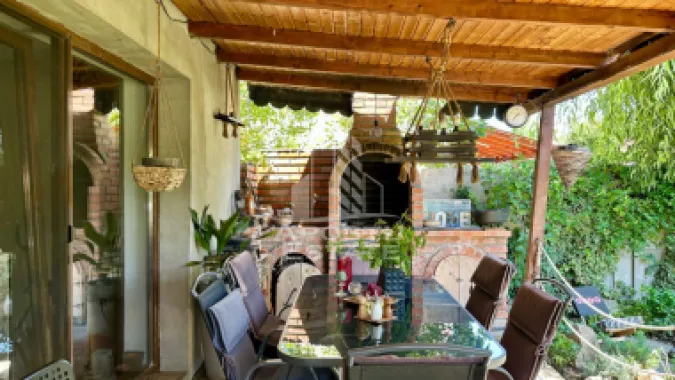 Casa individuala cu 6 camere in Dumbravita