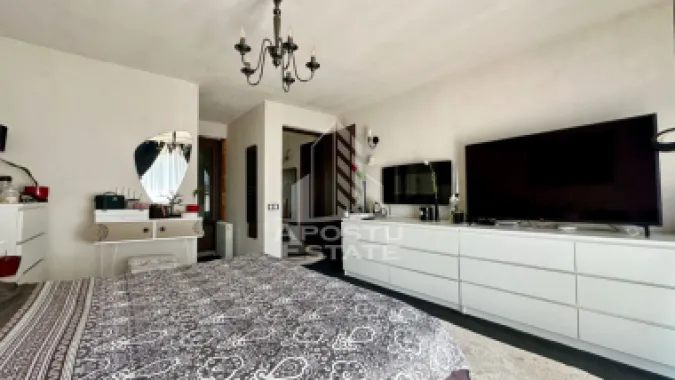 Casa individuala cu 6 camere in Dumbravita