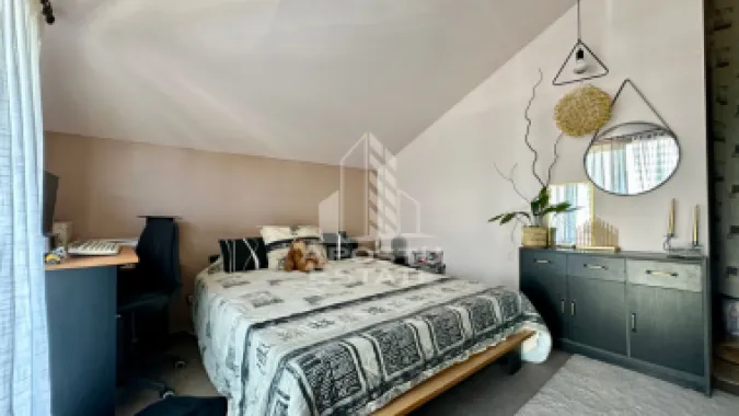 Casa individuala cu 6 camere in Dumbravita