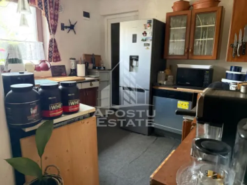 Casa individuala cu 6 camere in Dumbravita