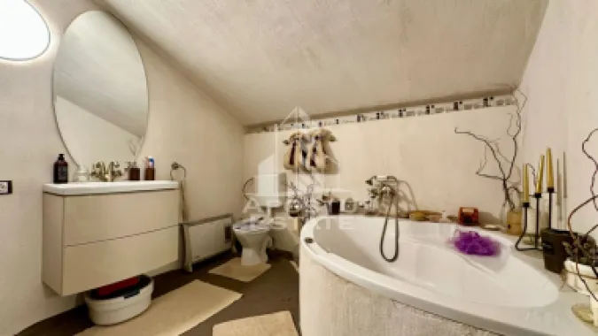 Casa individuala cu 6 camere in Dumbravita