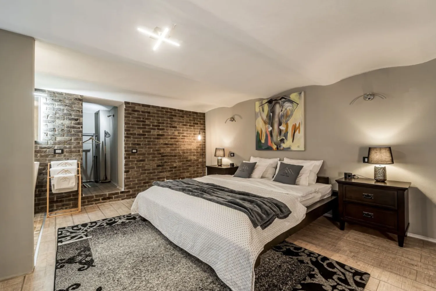 Apartament ultracentral | parter | mobilat și utilat