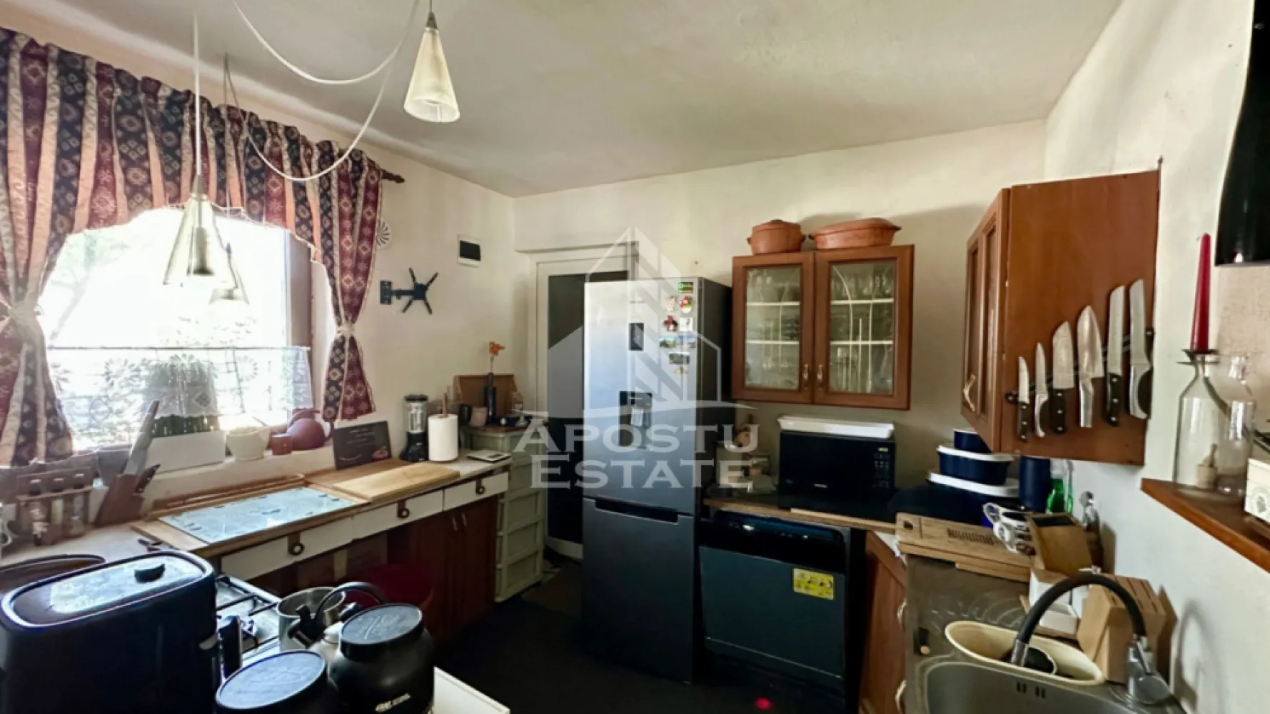 Casa individuala cu 6 camere in Dumbravita
