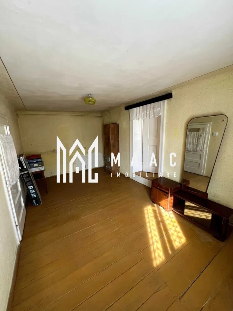Apartament 2 camere | 45 MPU | Parter inalt | Ultracentral - MAAC Imobiliare propune spre vânzare un apartament cu potențial excelent, situat în zonă ultracentrală, la câțiva pași de Piața Mare. Proprietatea are o suprafață utilă de 44,85 mp și este compartimentată în 2 camere, bucătărie, baie și cămară, fiind completată de pivniță și pod pe toată suprafața apartamentului. Apartamentul face parte dintr-un imobil cu curte comună, utilizată de doar 3 familii. Toate cele 3 ferestre sunt orientate estic, oferind lumină naturală pe tot parcursul zilei. Imobilul necesită renovare, fiind ideal pentru amenajare după propriile preferințe sau pentru investiție. Potrivit pentru: locuință personală birouri / cabinete medicale salon de înfrumusețare închiriere în regim hotelier Locație ultracentrală, aproape de magazine, restaurante și la aproximativ 5 minute de mers pe jos de Gară. Pentru detalii și vizionări, contactați MAAC Imobiliare. ID: CP2905586. }}