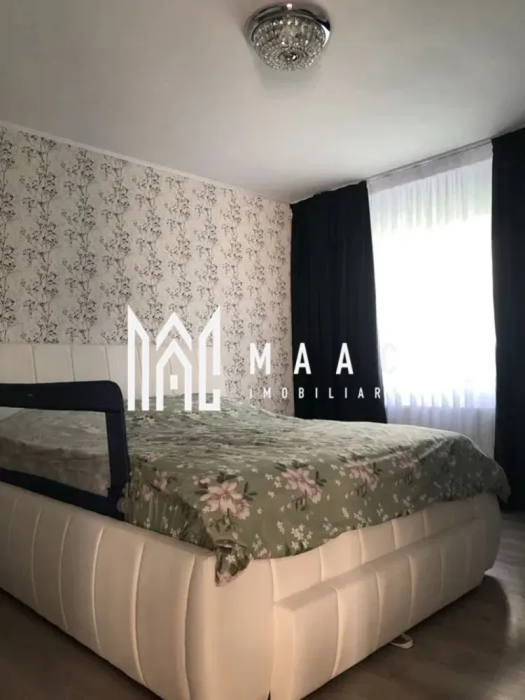 Apartament 2 camere | Parter | Decomandat | 56 MP | Selimbar - MAAC Imobiliare oferă spre vânzare un apartament modern cu 2 camere, situat la parterul unui imobil nou, amplasat într-o zonă liniștită din Șelimbăr. Caracteristici: Apartament cu 2 camere, compartimentare decomandată. Situat la parterul unui imobil cu regim de înălțime P+3. Construcție nouă, cu finisaje de bună calitate. Compartimentare: Hol de acces. Living cu bucătărie open space. Dormitor. Baie dotată cu geam pentru aerisire naturală. Dotări și stare: Apartamentul se vinde complet mobilat și utilat. Finisaje bine întreținute. Locuință pregătită pentru mutare imediată, fără investiții suplimentare. Localizare și avantaje: Acces facil către magazine, supermarketuri și spații de joacă pentru copii. Conectare rapidă către municipiul Sibiu. Parcare Loc de parcare aferent proprietății. Pentru mai multe detalii, vă rugăm sa ne contactați, specificand ID: CP2905218 }}