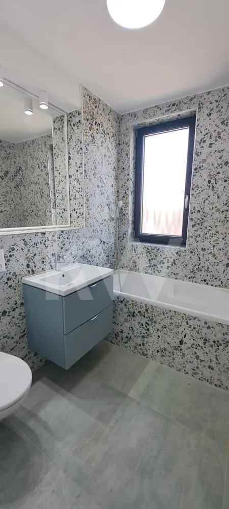 Apartament 3 camere , pe doua niveluri , in imobil cu lift