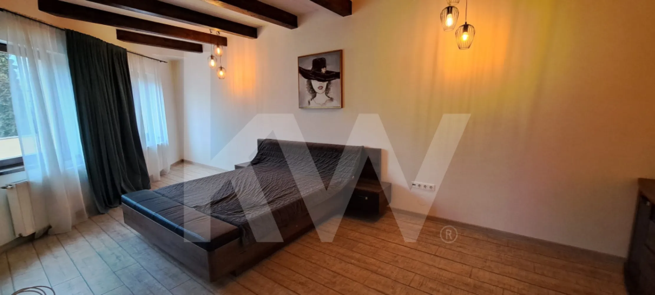 Apartament 3 camere, pe doua niveluri ,ultracentral, curte si loc de parcare - Apartament 3 camere, pe doua niveluri ,ultracentral, curte si loc de parcare

 Se vinde apartament cu design modern & confort urban: apartament ultracentral ,curte si loc de parcare! 
Cauți o locuință care să iasă din tiparele unui apartament obișnuit? Această proprietate deosebită, situată la Etajul 1, îți oferă libertatea unei case chiar în inima orașului!
 De ce să alegi acest apartament?
 Spațiul este compartimentat inteligent pe două niveluri, oferind echilibrul perfect între relaxare și funcționalitate:
Nivelul 1: Un living generos și luminos, 2 balcoane pentru cafeaua de dimineață și un dormitor matrimonial cu baie proprie – intimitate și confort la superlativ , 80,5 mp utili .
Nivelul 2: O bucătărie , cu zonă de dining și un spațiu versatil, gata să devină al doilea dormitor sau zona ta de recreere/birou, 46,5mp utili.
 Facilități care fac diferența:
 Curte privată – un lux rar în zonele ultracentrale.
 Loc de parcare inclus – uită de grija găsirii unui loc în centru!
 Complet mobilat și utilat – te poți muta imediat.
 Finisaje moderne – totul este pregătit pentru noul proprietar.
 Locație: Ultracentral
 Extra: Curte 35mp+ Parcare
Pret 187.000 eur , negociabil
 Nu rata ocazia de a locui într-un spațiu cu adevărat special! Contactează-ne pentru o vizionare!