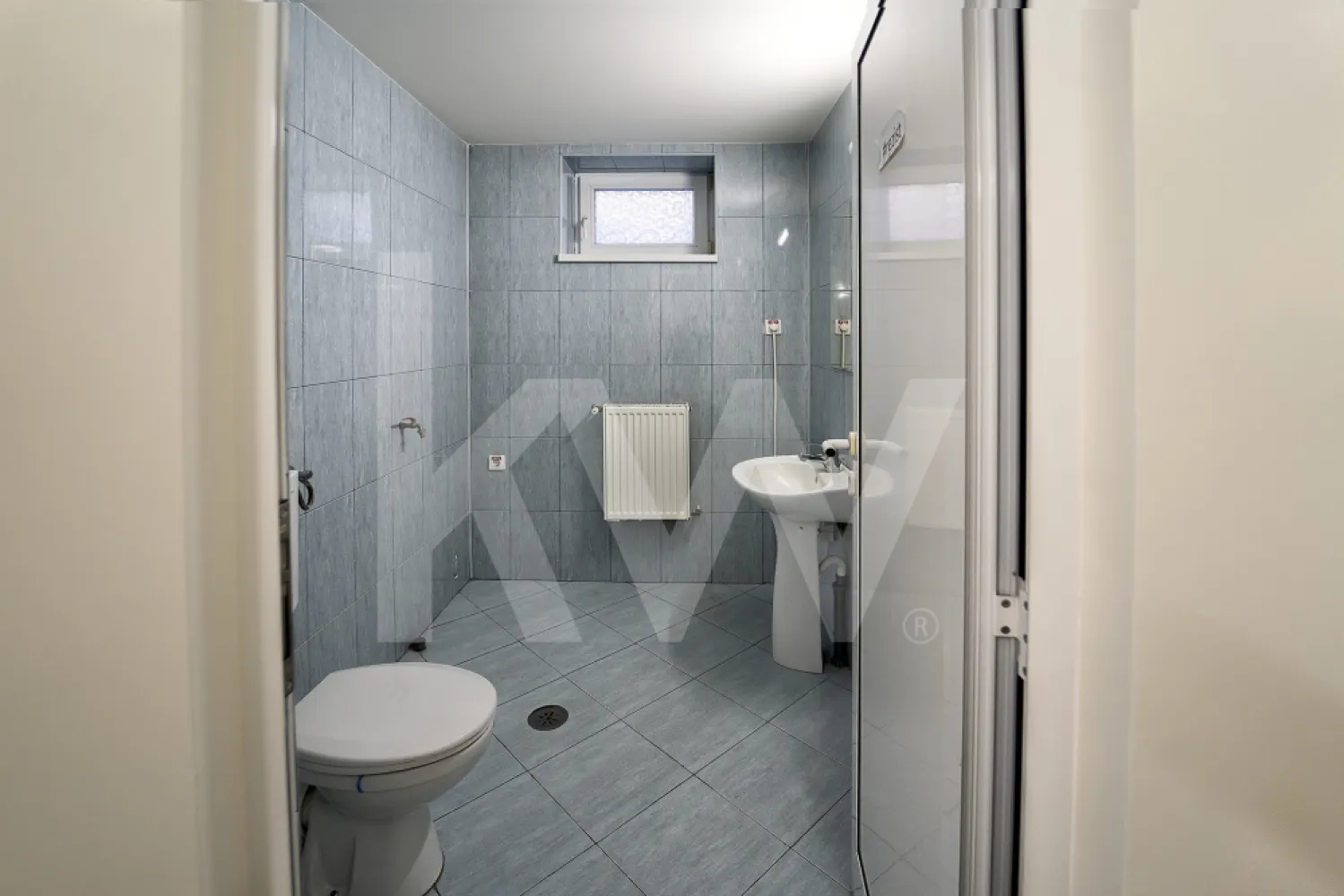 Spațiu birouri, ideal clinică medicală, sediu firmă, parcări, zonă centrală