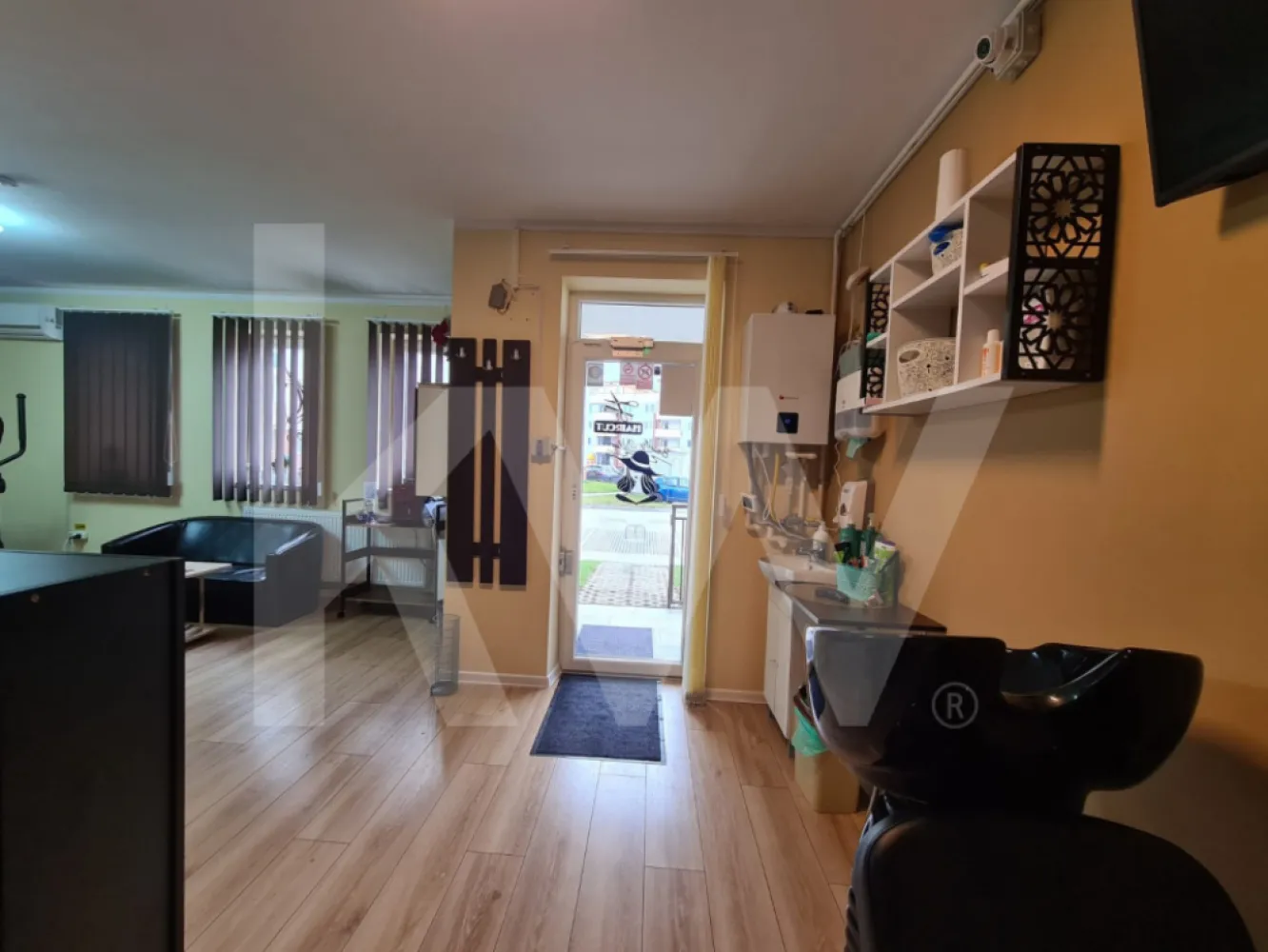 Oportunitate rara! Spatiu comercial cu 3 locuri de parcare – Imperial Group