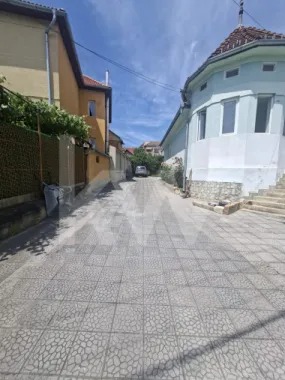CASA DE INCHIRIAT 1000euro STR IEZER