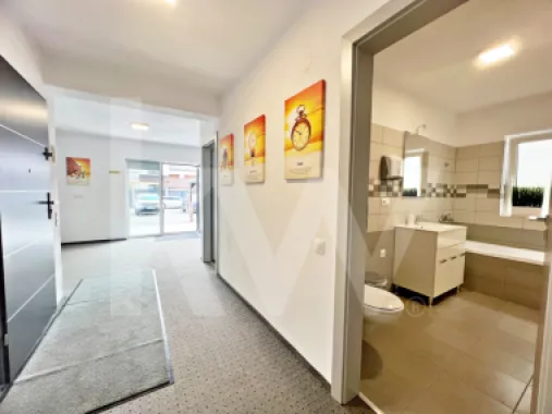 Casă mare cu teren generos – perfect împărțită pentru birouri sau 4 apartamente