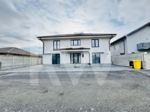 Casă mare cu teren generos – perfect împărțită pentru birouri sau 4 apartamente