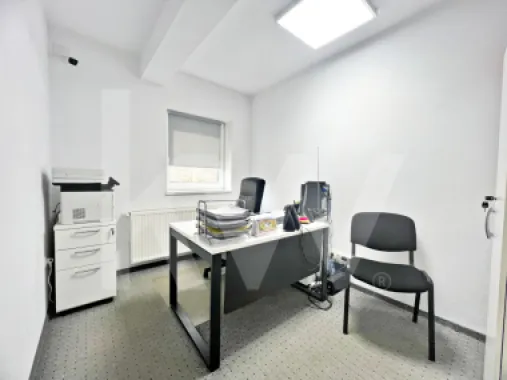 Casă mare cu teren generos – perfect împărțită pentru birouri sau 4 apartamente