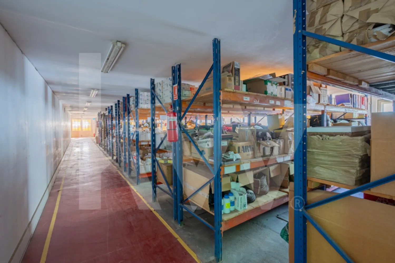 Hale industriale, spatii depozitare, teren generos cu acces A1-Sebes - Sibiu