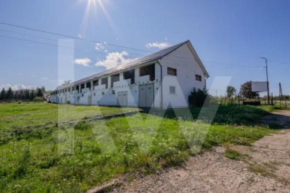 Hale industriale, spatii depozitare, teren generos cu acces A1-Sebes - Sibiu
