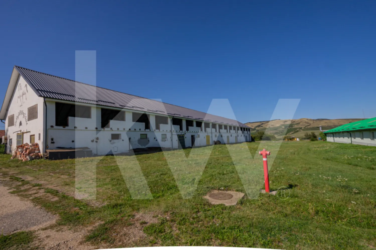 Hale industriale, spatii depozitare, teren generos cu acces A1-Sebes - Sibiu