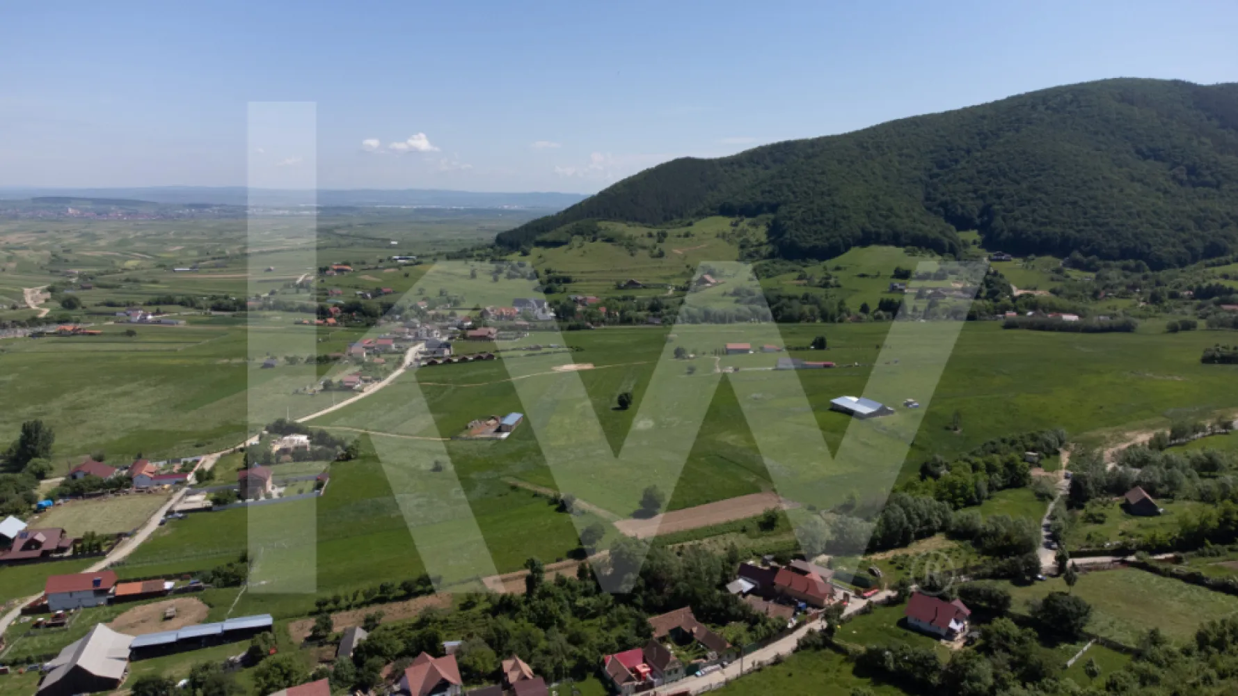 Teren cu peisaj spectaculos în Gura Râului – munte, aer curat, libertate