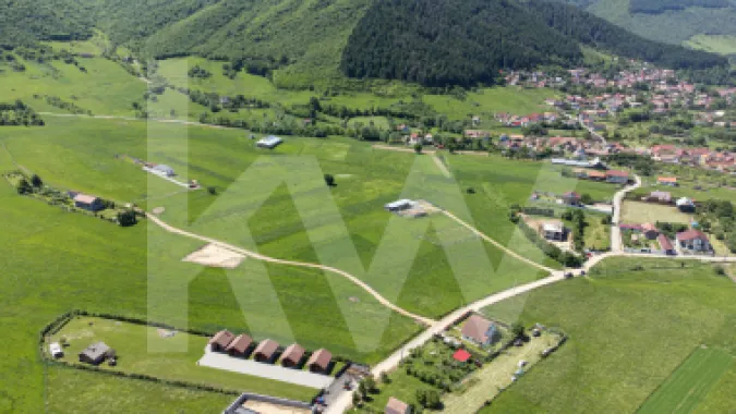 Teren cu peisaj spectaculos în Gura Râului – munte, aer curat, libertate