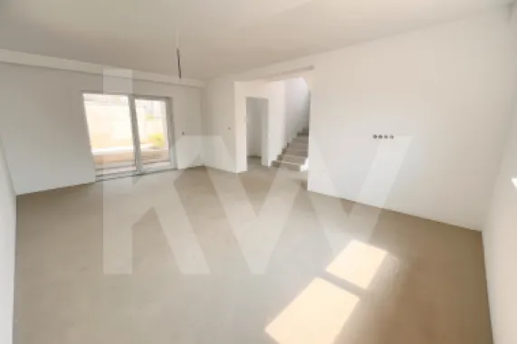 De închiriat/vânzare. Casă tip duplex în Șelimbăr, la câteva minute de Sibiu